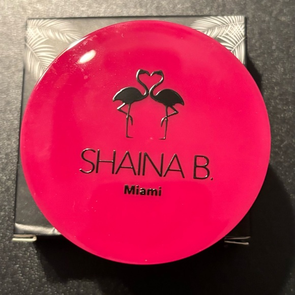 MakeUp Bundle (Small Makeup Bag with 4 items) - Picture 9 of 12